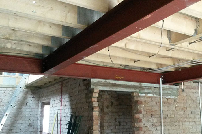 Steel roof supports for in house extension